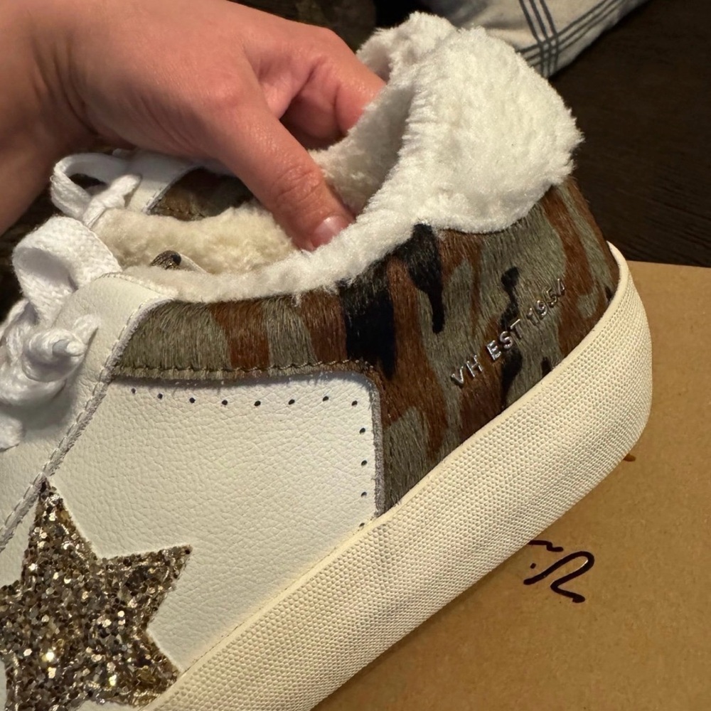 Camo and White Kids Shoes with Gold Star - Picture 8 of 8